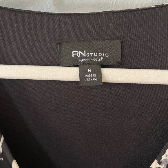 RN Studio Black Floral Dress - Picture 3 of 5